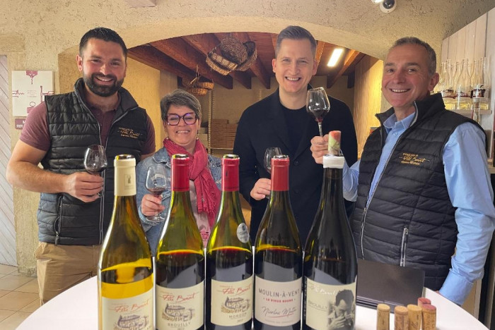 Venue au Domaine du Père Benoit  de Raimonds Tomsons, Meilleur Sommelier du Monde 2023.